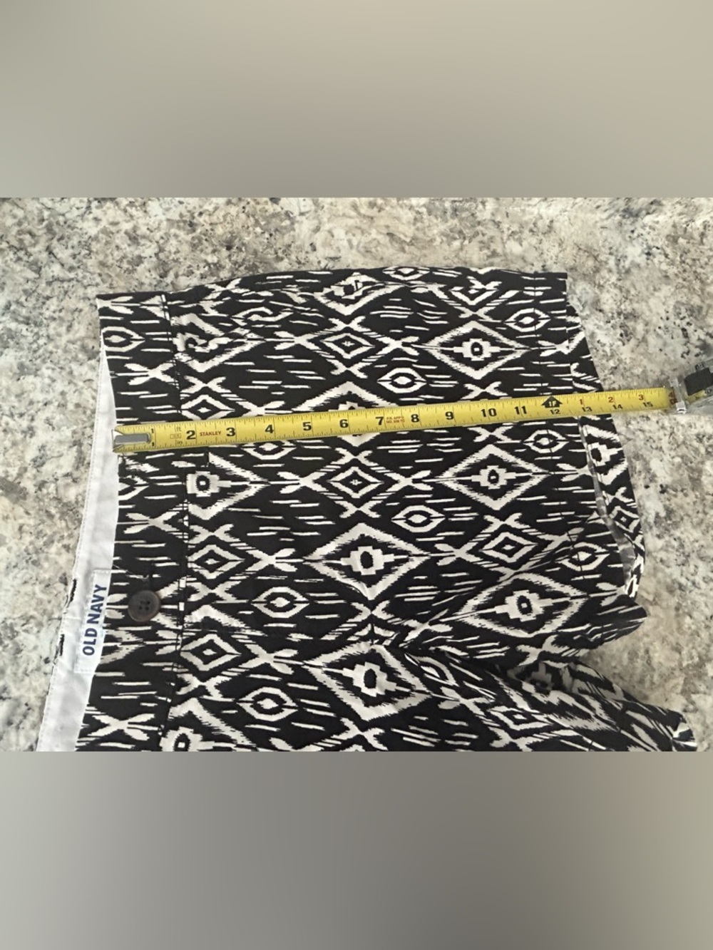 Old Navy Black White Geometric Tribal Print Chino Shorts Casual Size 8 - Picture 9 of 9